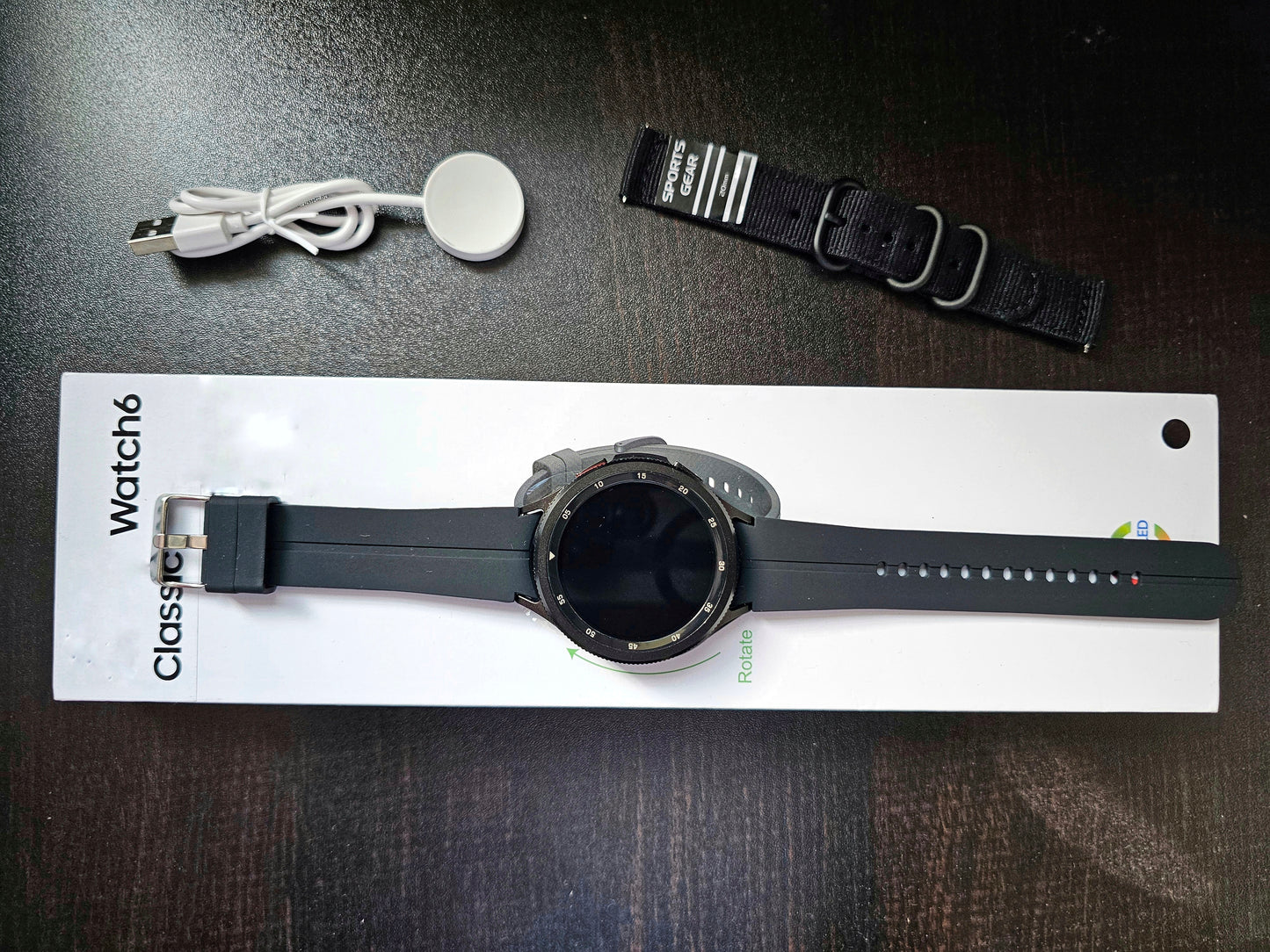 Watch 6 Classic with Rotatable bezel, amoled display and metal body !
