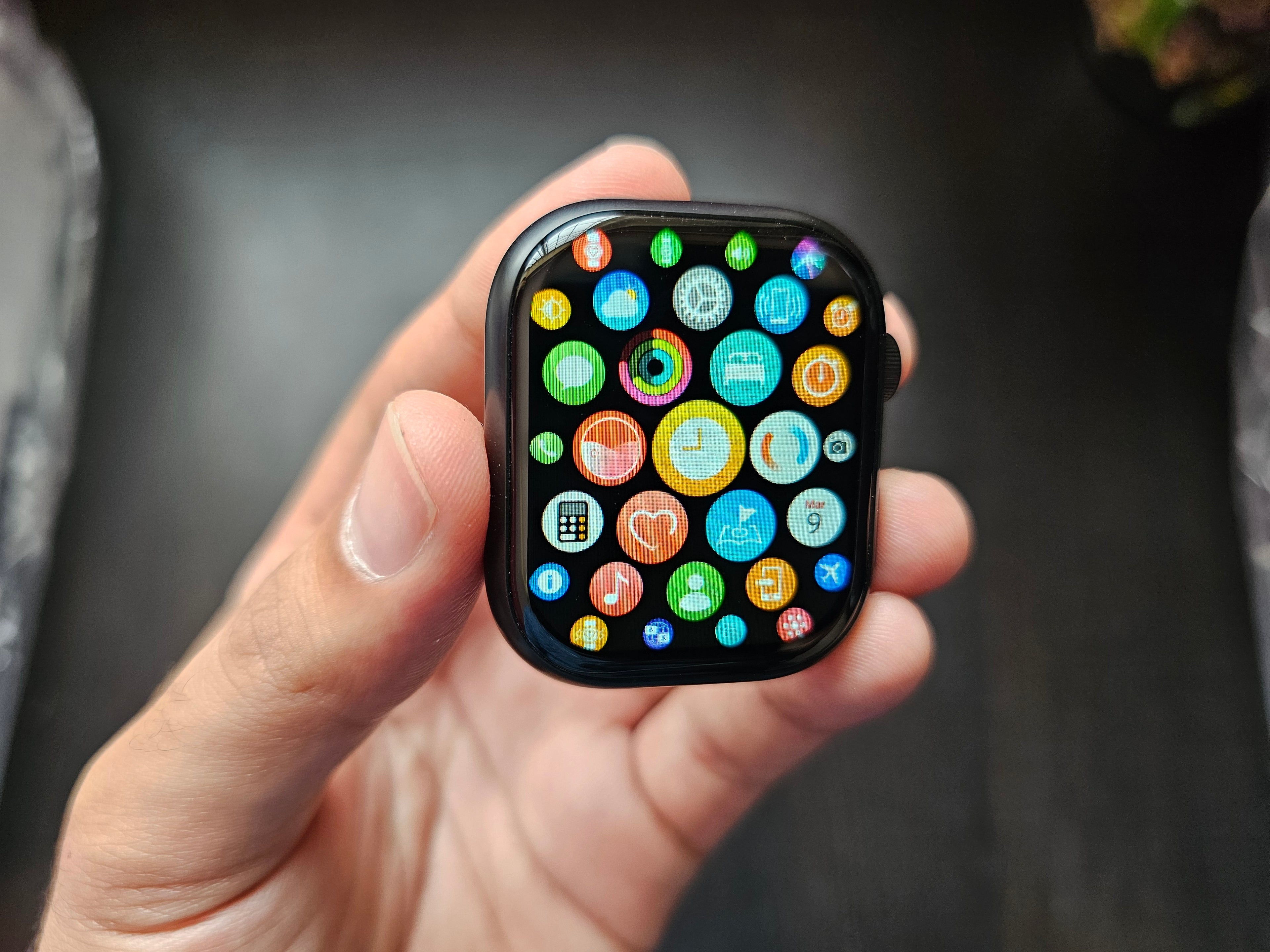 Series 9 with metal body, 3D curved display