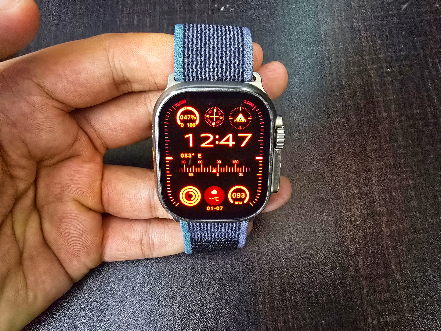 HK 10 Ultra 3 with Amoled display, Titanium like metal finish, Chat-GPT, Gravity sensor