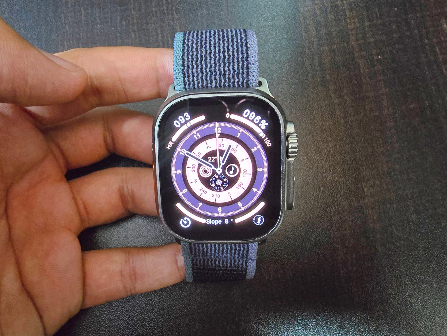 HK 10 Ultra 3 with Amoled display, Titanium like metal finish, Chat-GPT, Gravity sensor