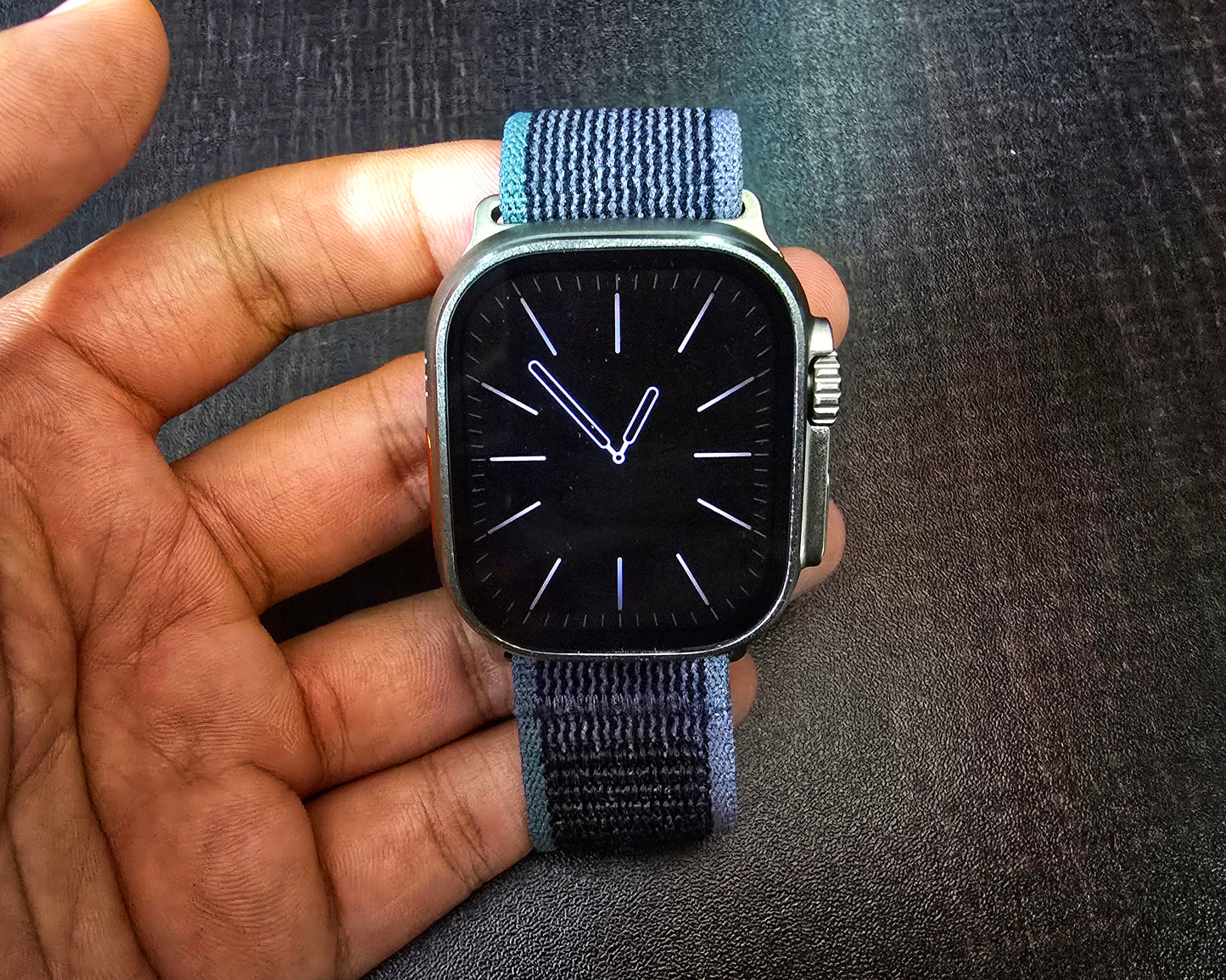HK 10 Ultra 3 with Amoled display, Titanium like metal finish, Chat-GPT, Gravity sensor