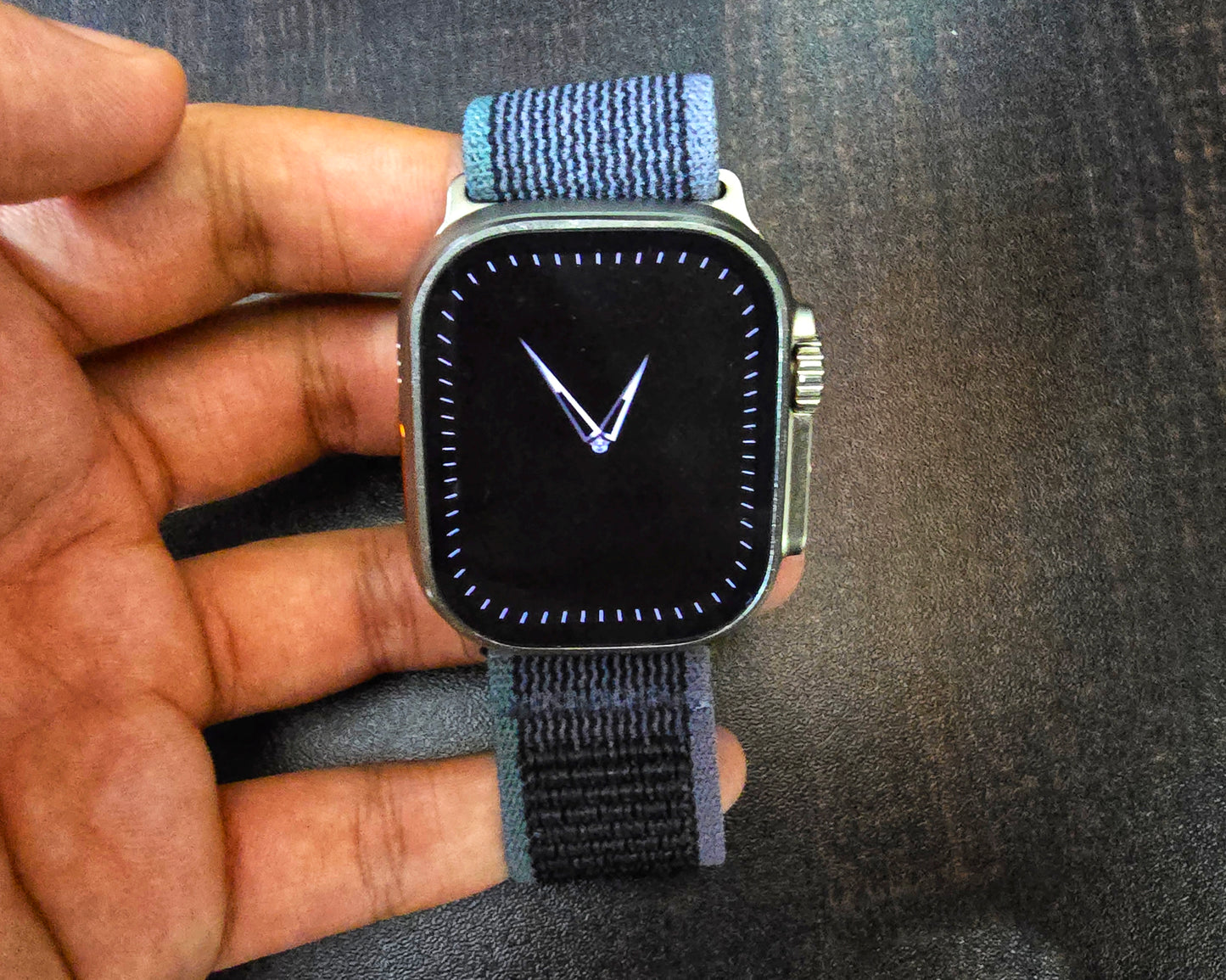 HK 10 Ultra 3 with Amoled display, Titanium like metal finish, Chat-GPT, Gravity sensor