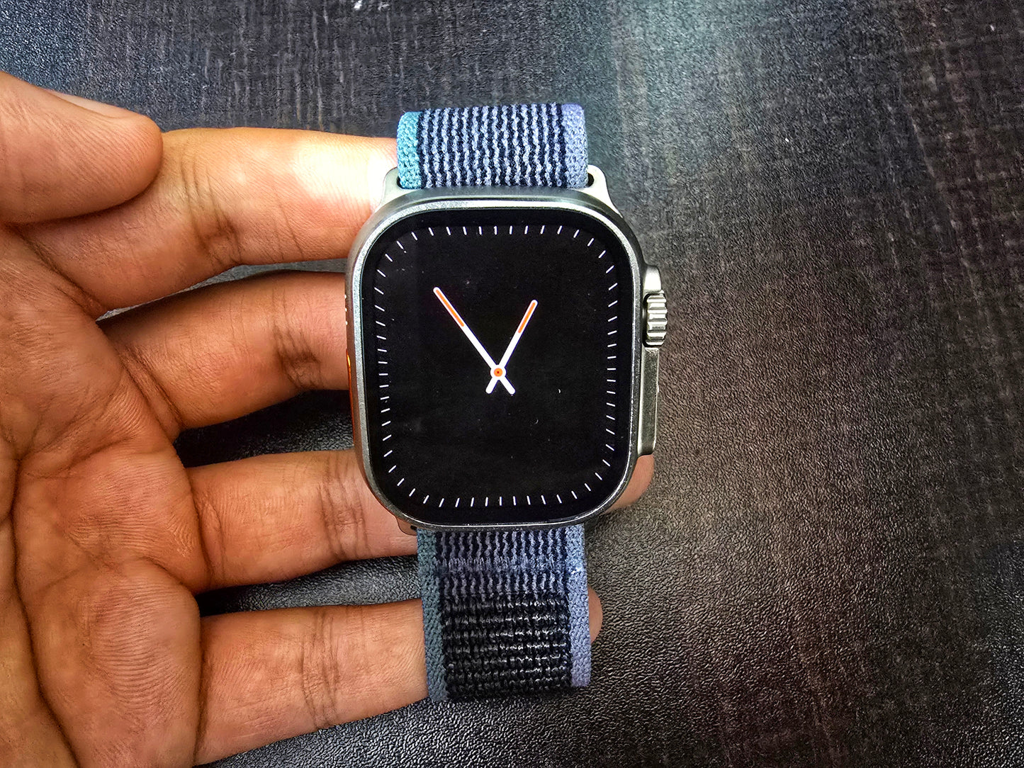 HK 10 Ultra 3 with Amoled display, Titanium like metal finish, Chat-GPT, Gravity sensor