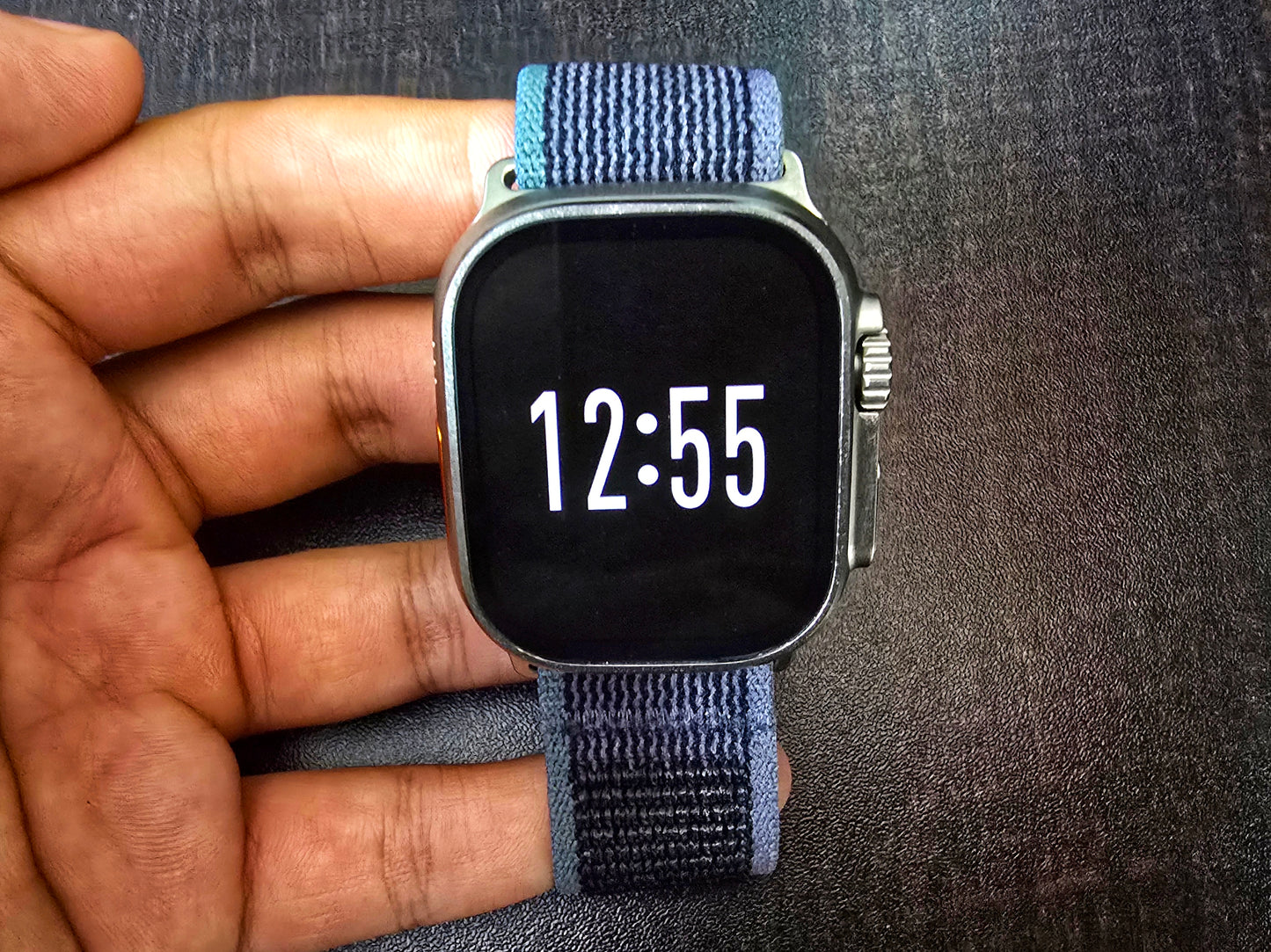 HK 10 Ultra 3 with Amoled display, Titanium like metal finish, Chat-GPT, Gravity sensor