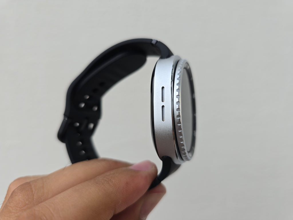 Smartwatch 8 Classic with Rotatable Bezel, Ceramic back premium finish