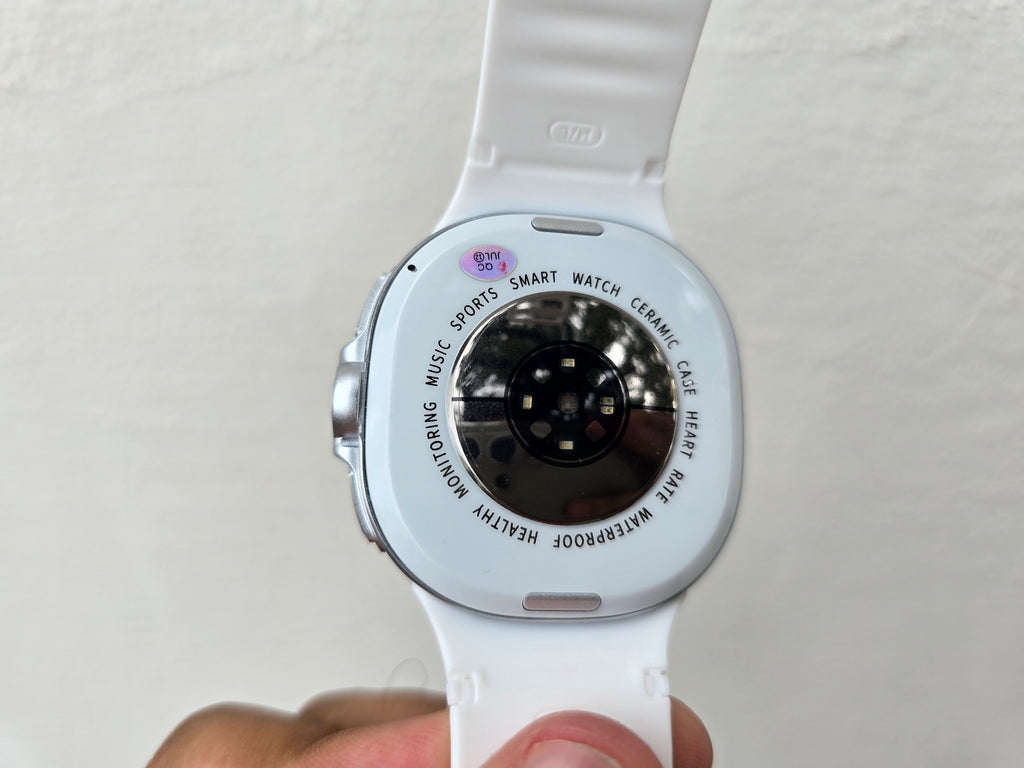 Smartwatch 8 Classic with Rotatable Bezel, Ceramic back premium finish