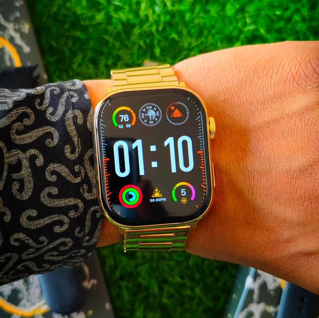 Series 9 Golden edition smartwatch with dual strap - Stainless Steel