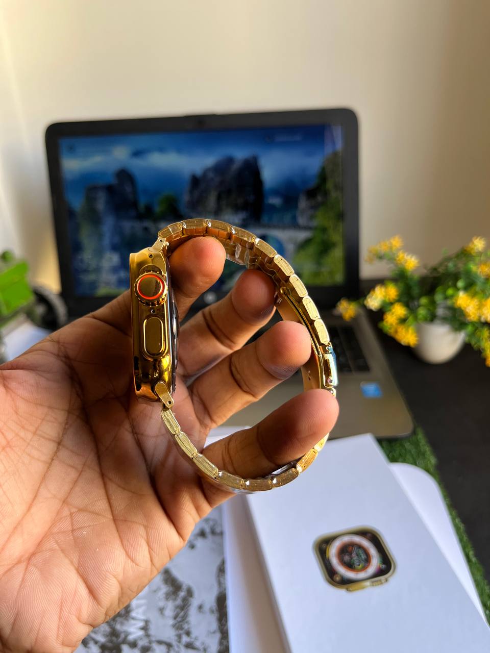 Dubai edition golden ultra watch - Premium Quality with golden chain strap !